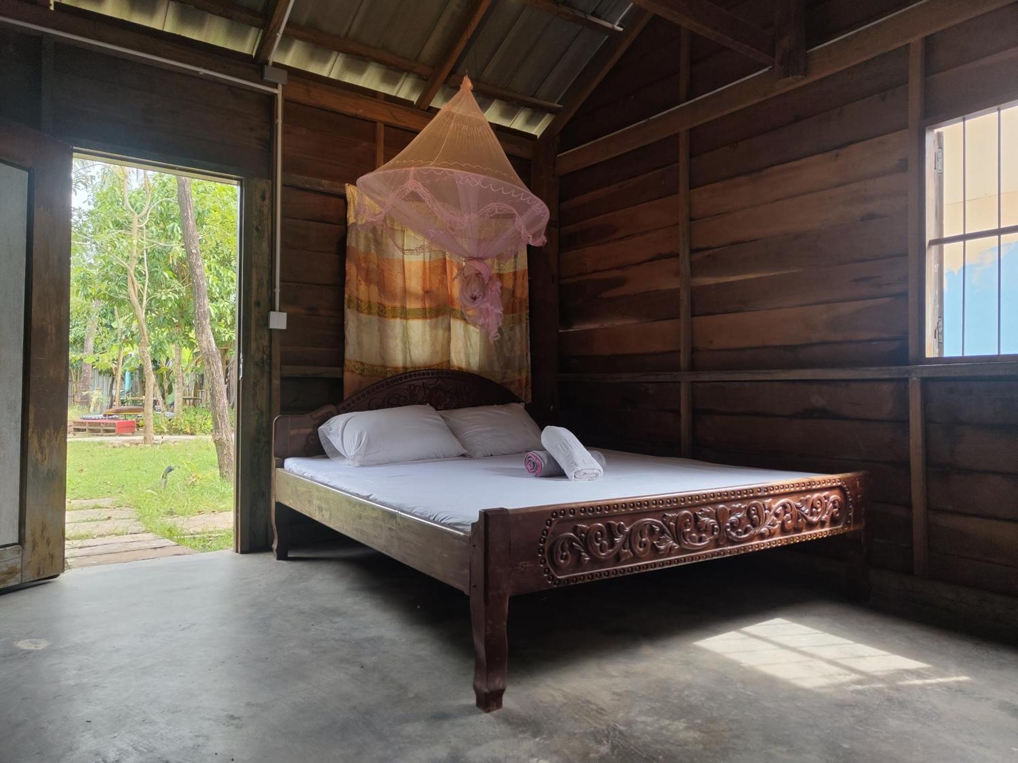 The Bear Bungalow Kampot Eksteriør bilde